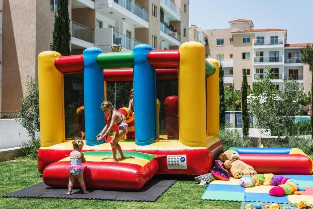 Elysia Park Apartments Paphos 外观 照片